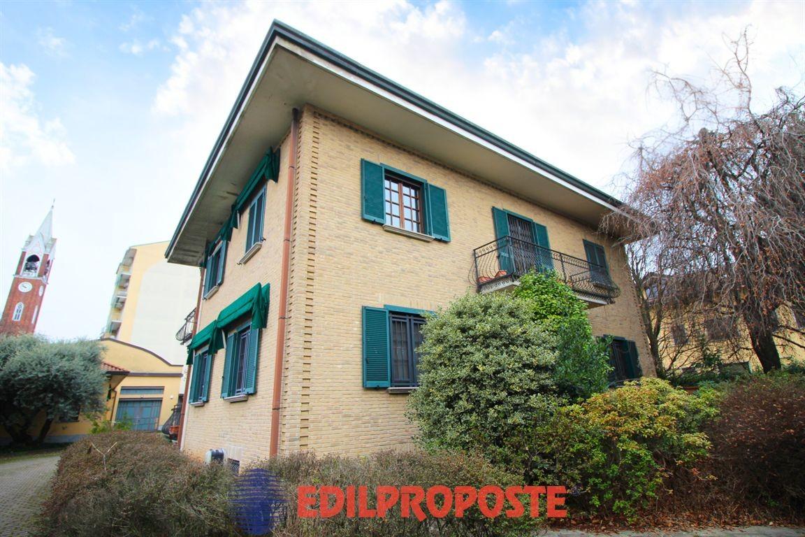 Vendita Villa bifamiliare, Limbiate foto