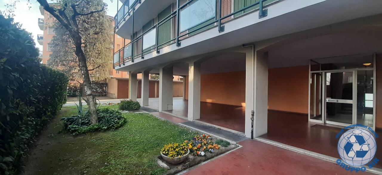 Affitto Appartamento, Muggio foto