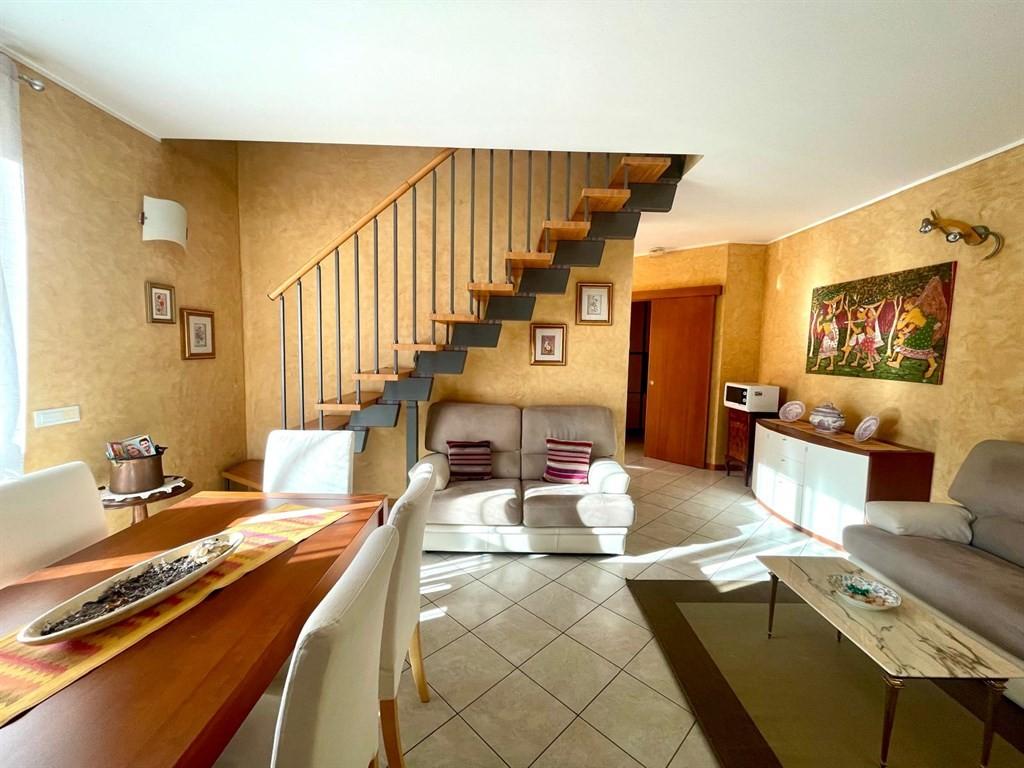 Vendita Appartamento, Azzate foto