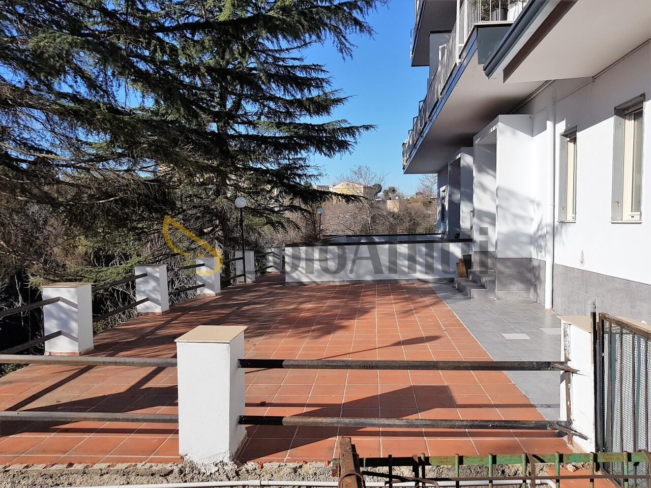 Rent Trivani, Napoli foto