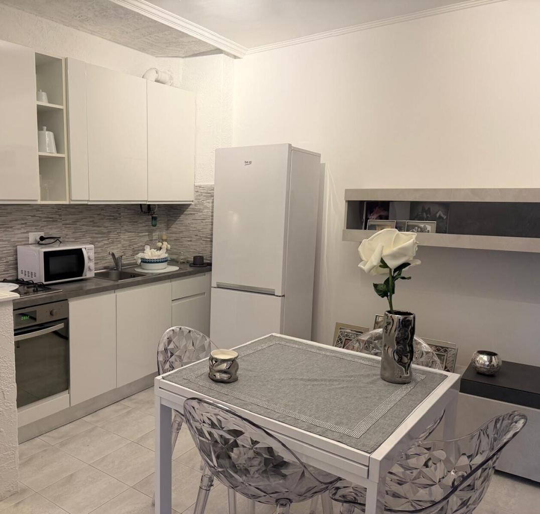 Vendita Quadrivani, Luni foto