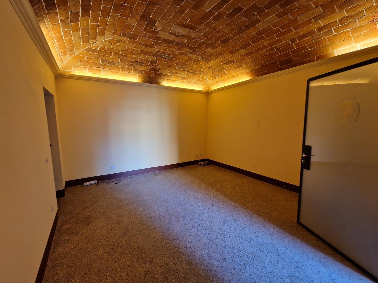 Vendita Trivani, Lucca foto