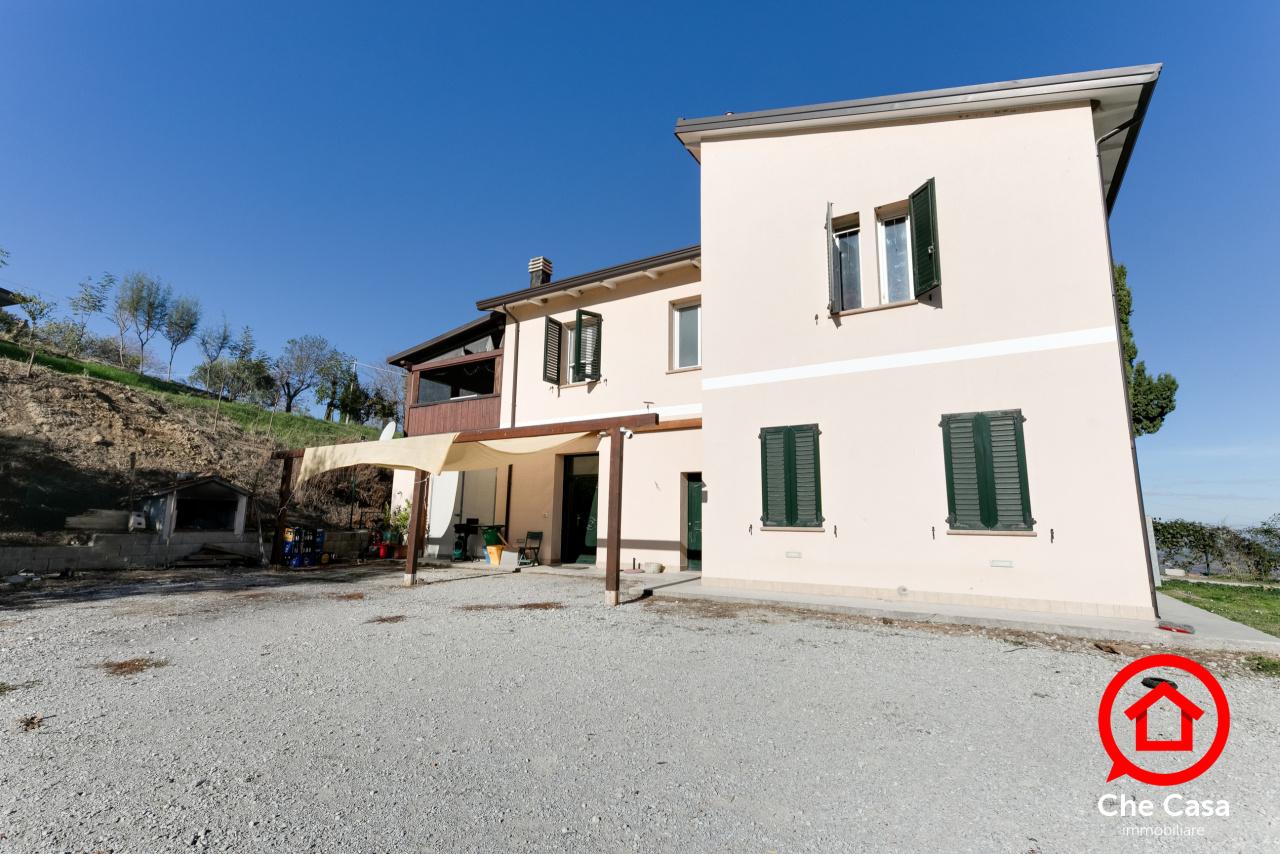 Vendita Quadrivani, Roncofreddo foto