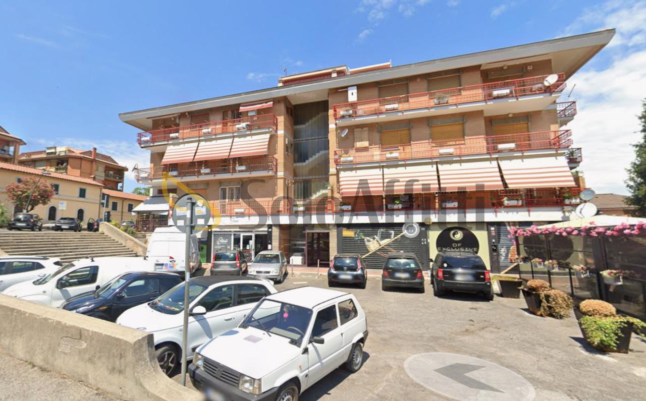 Affitto 2 vetrine, Grottaferrata foto