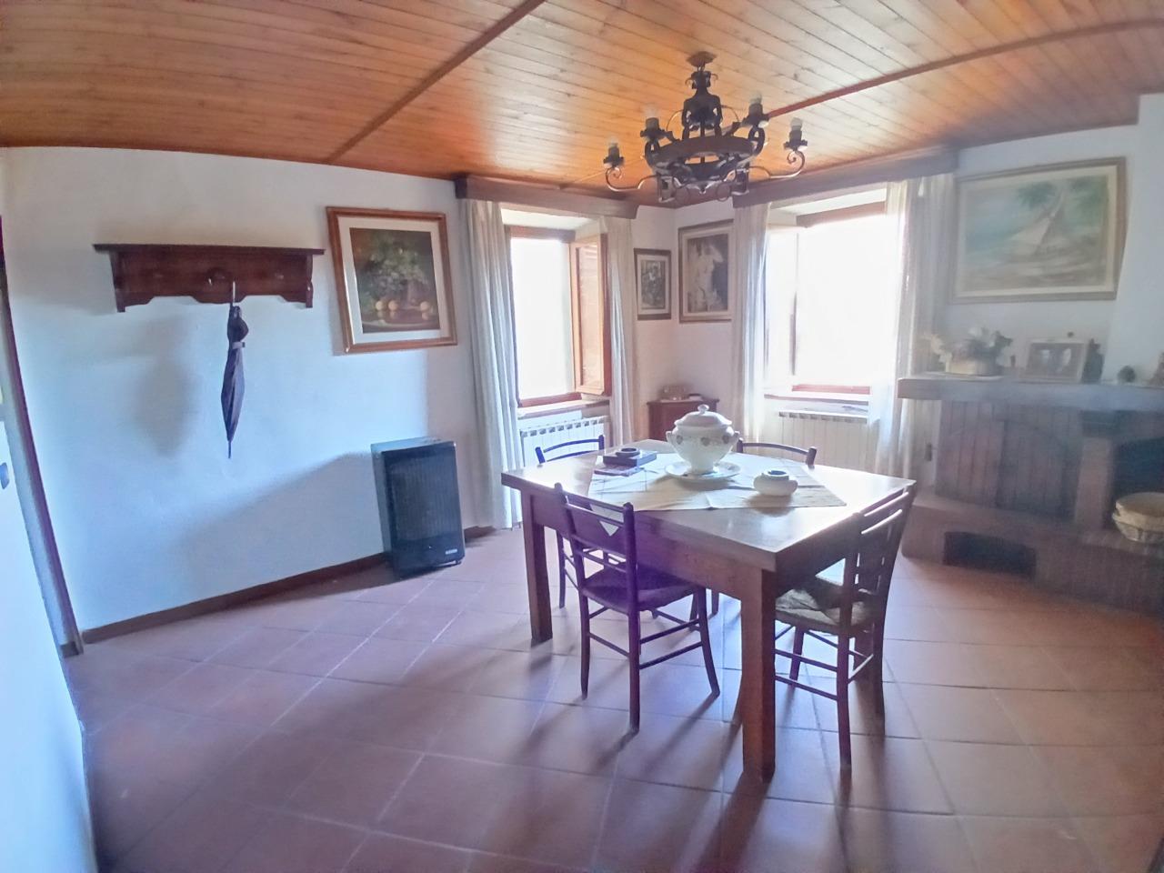 Vendita Esavani, Villa Basilica foto