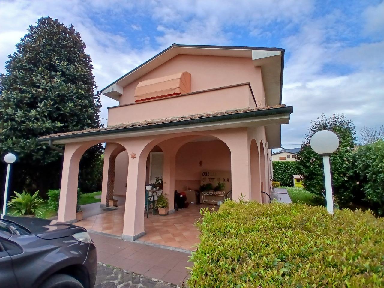 Vendita Pentavani, Lucca foto