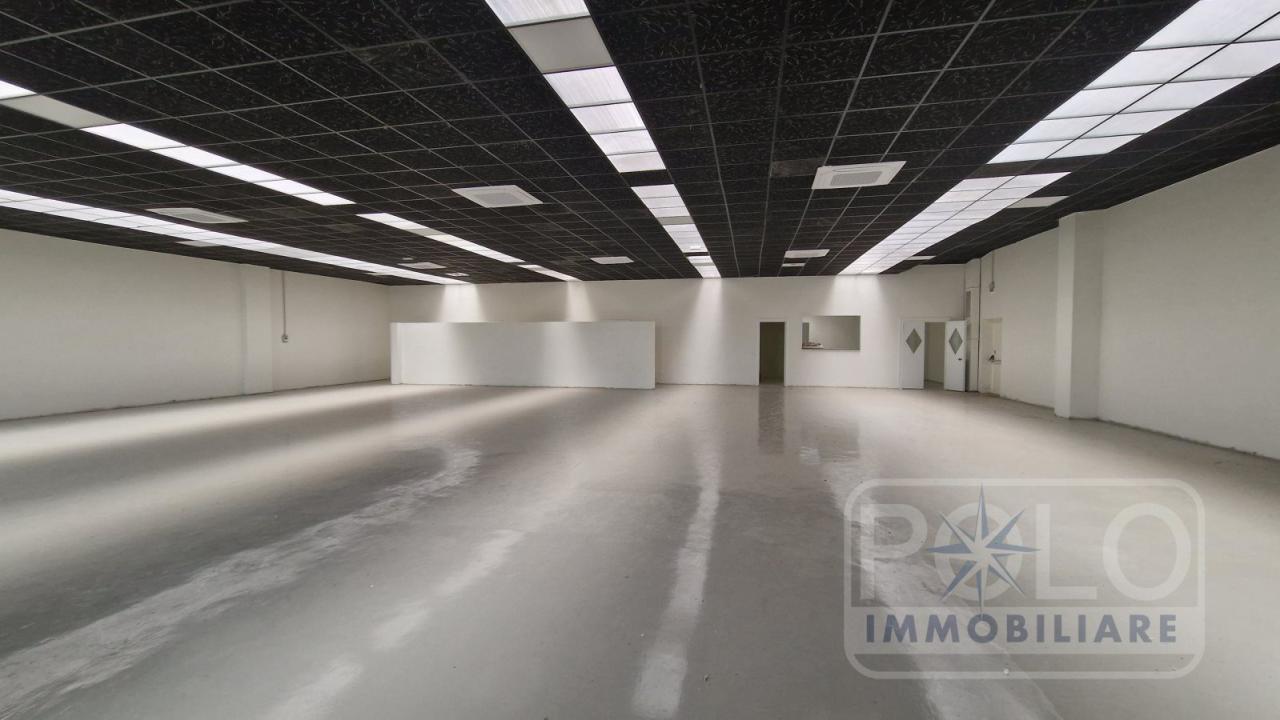 Affitto Locali commerciali, Sona foto