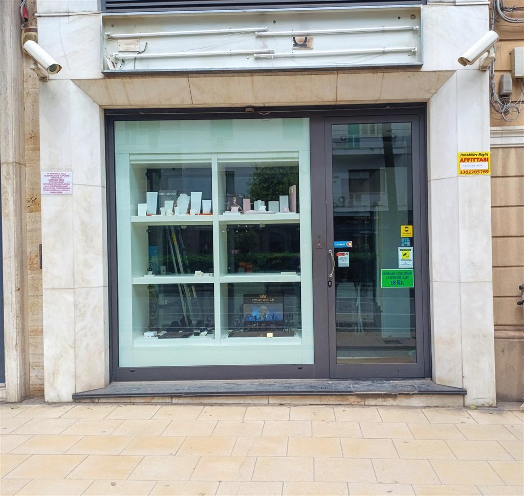 Affitto Negozio, Messina foto