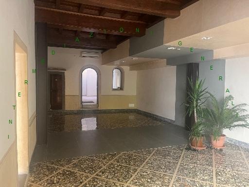 Affitto COMMERCIALE, Vicchio foto