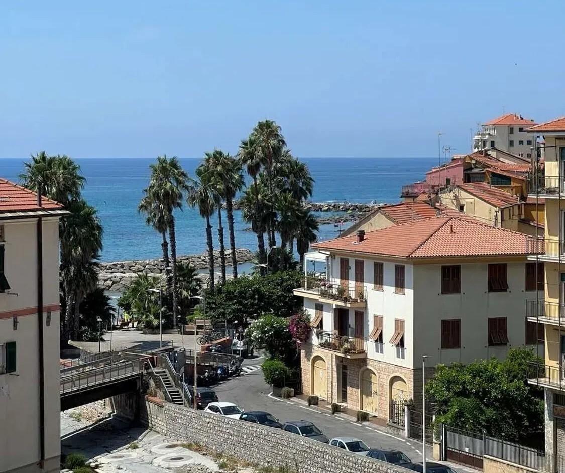 Vendita Esavani, Imperia foto