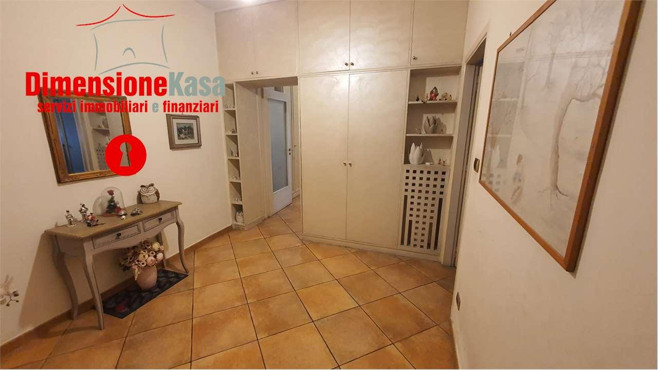 Vendita vendita, Nola foto