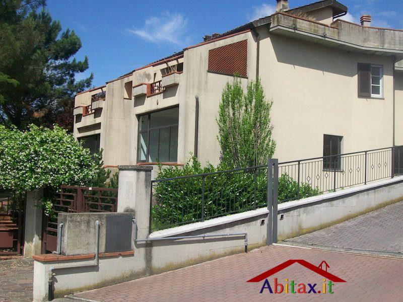 Affitto Locali commerciali, Cavriglia foto