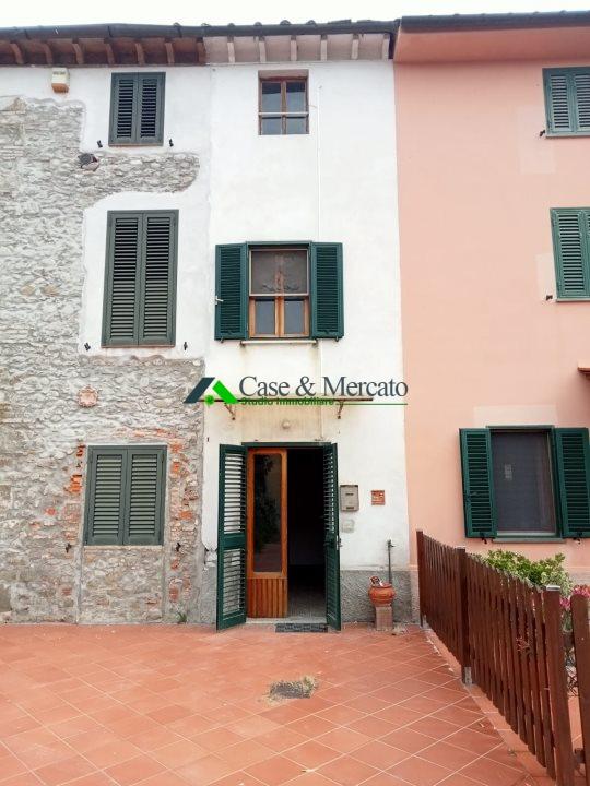 Vendita Camere e stanze in affitto, Capannori foto