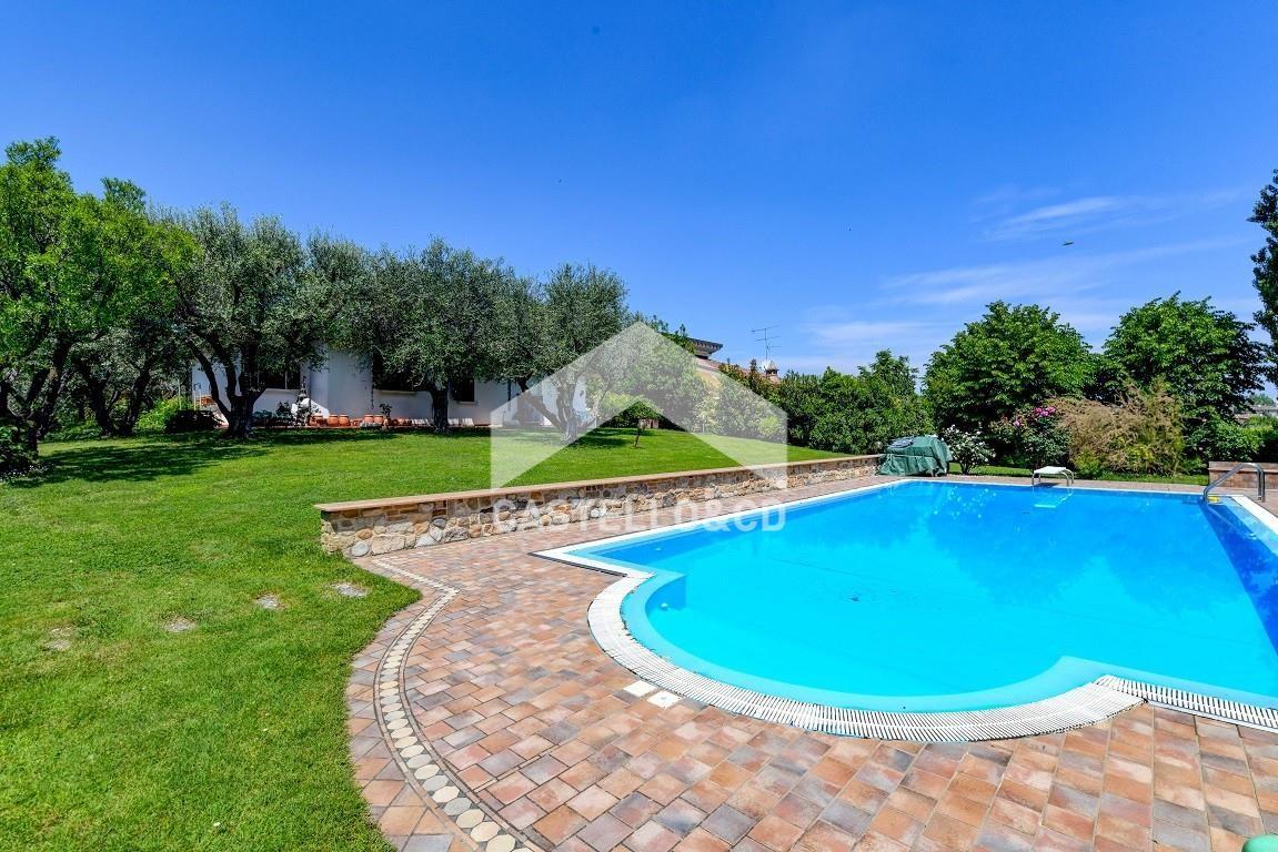 Venta Villa, Sirmione foto