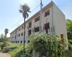 Affitto Oltre 5 vetrine, San Nicola la Strada