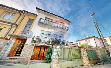 Vendita Multivani, Camaiore