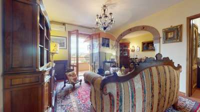 Vendita Esavani, Lucca