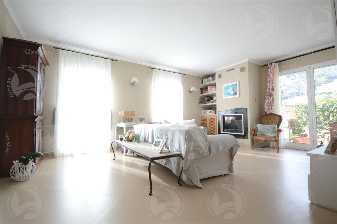 Sale Four rooms, Alassio foto