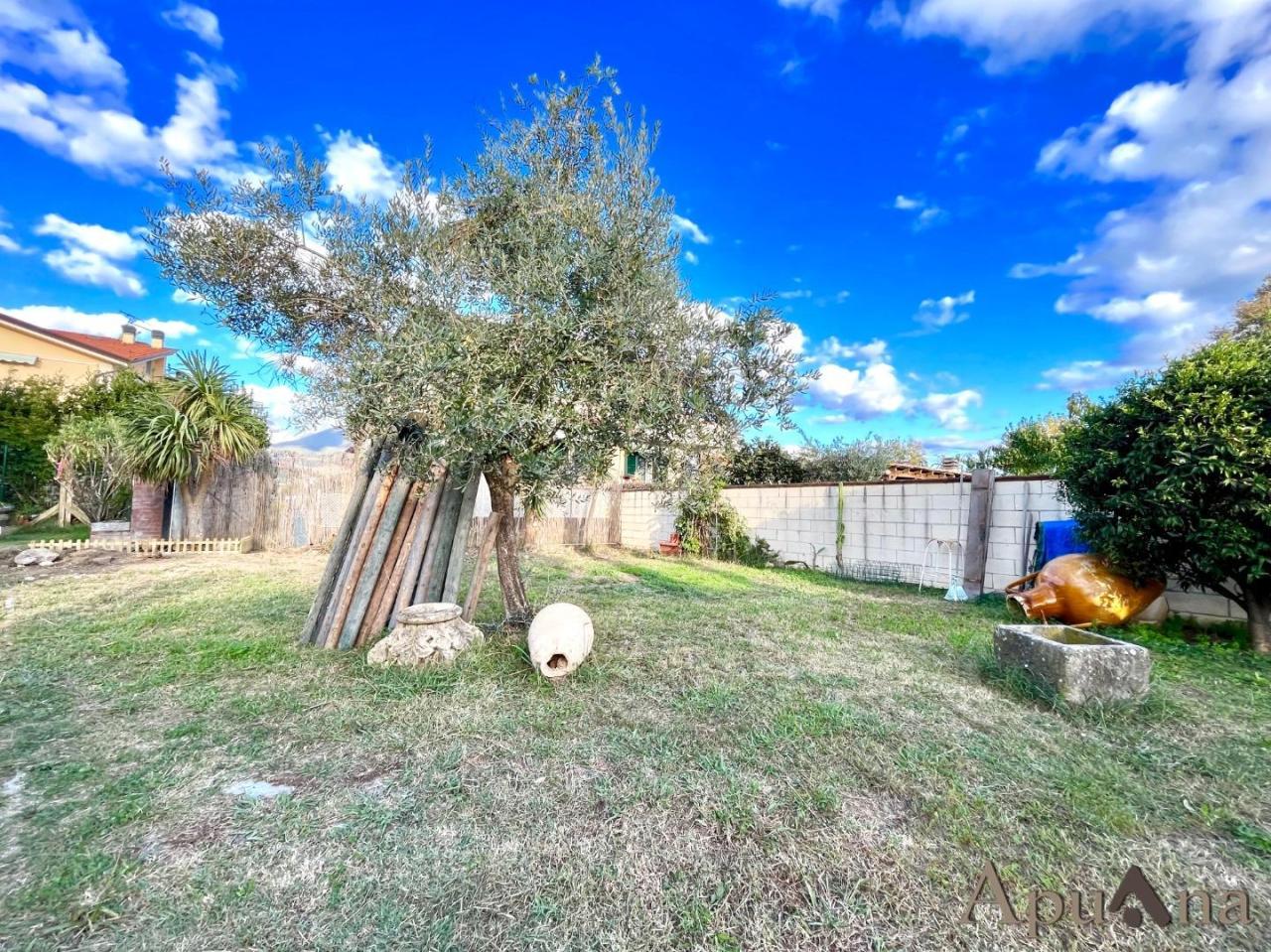 Vendita Casa indipendente, Massa foto