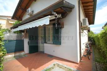 Vendita Quadrivani, Pietrasanta Vendita Quadrivani, Pietrasanta