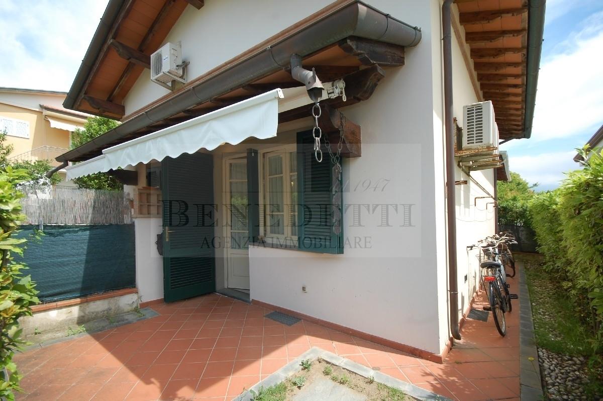 Vendita Quadrivani, Pietrasanta foto