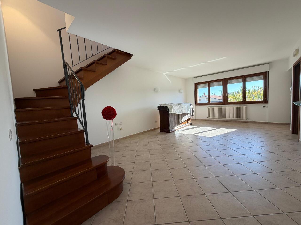 Venta Casas, Jesi foto