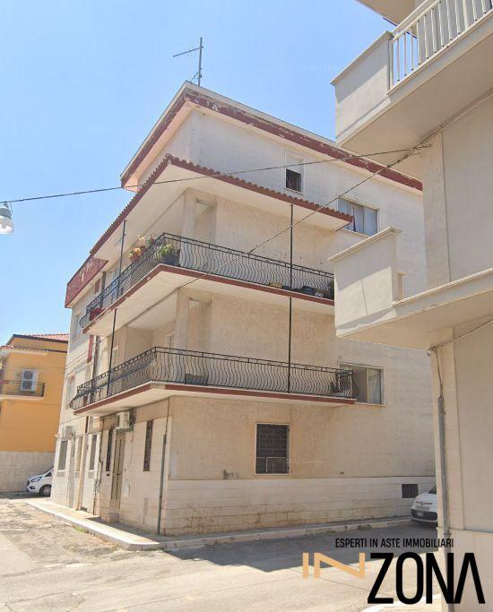 Vendita Quadrivani, San Nicandro Garganico foto