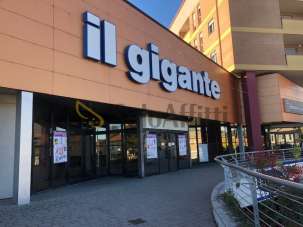 Mieten 3 vetrine, Cesano Maderno Mieten 3 vetrine, Cesano Maderno