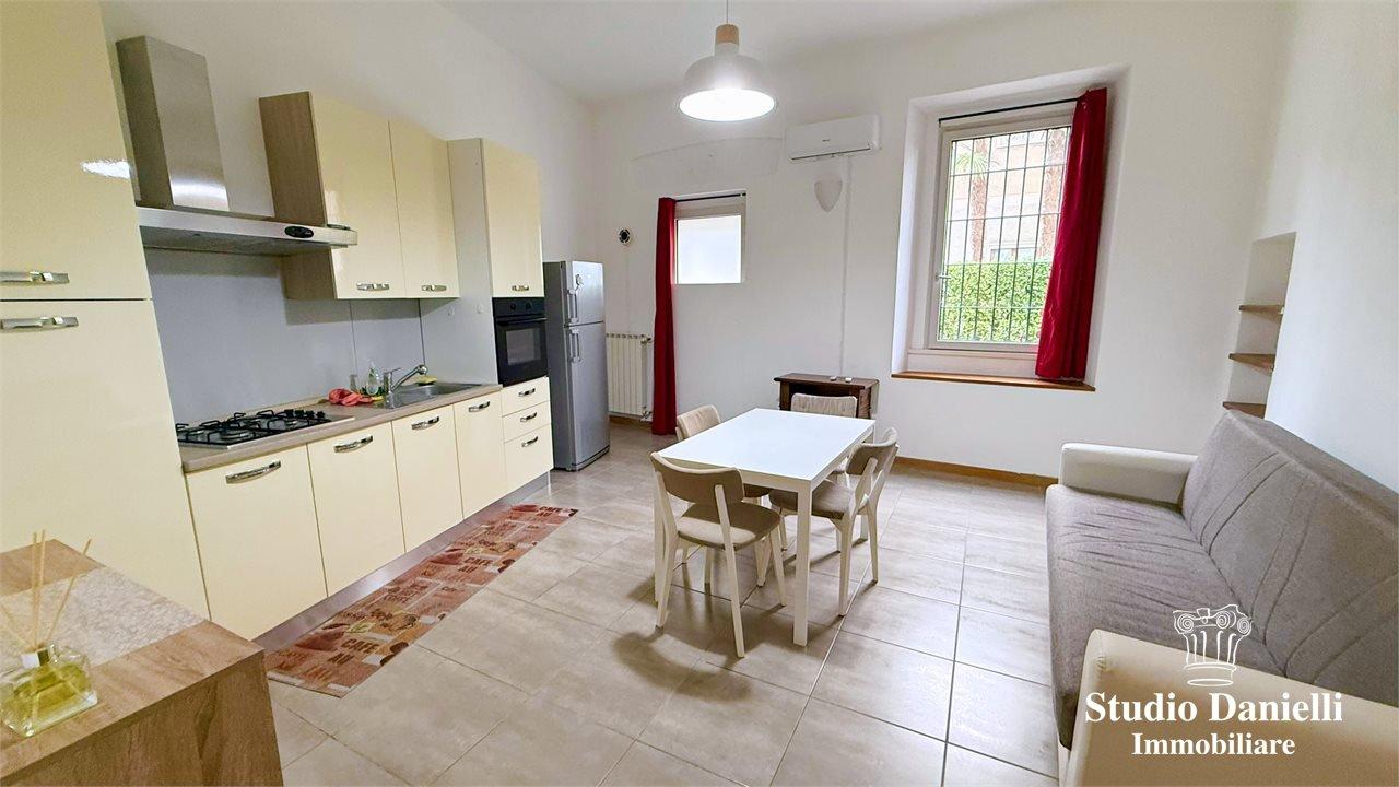 Verkauf Zwei zimmer, Carate Brianza foto