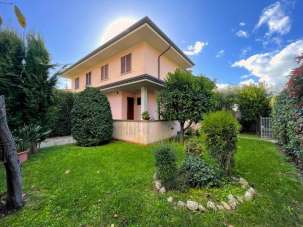 Verkauf Esavani, Pietrasanta Verkauf Esavani, Pietrasanta