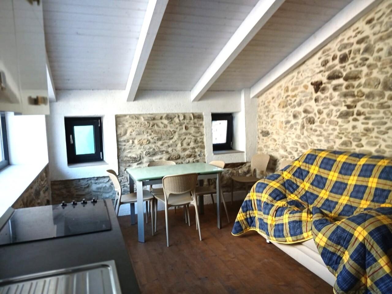 Venta Cuatro habitaciones, Vessalico foto