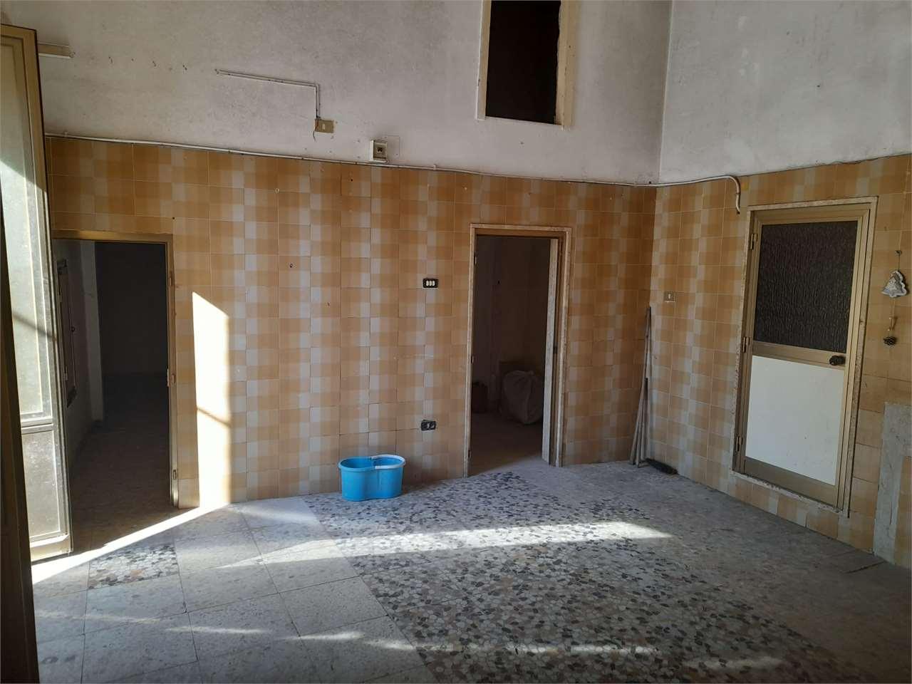 Verkauf vendita, Bitonto foto