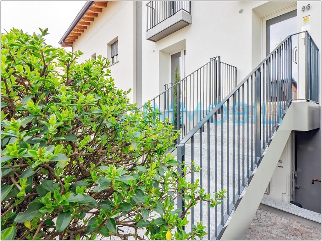 Rent false, Lecco foto