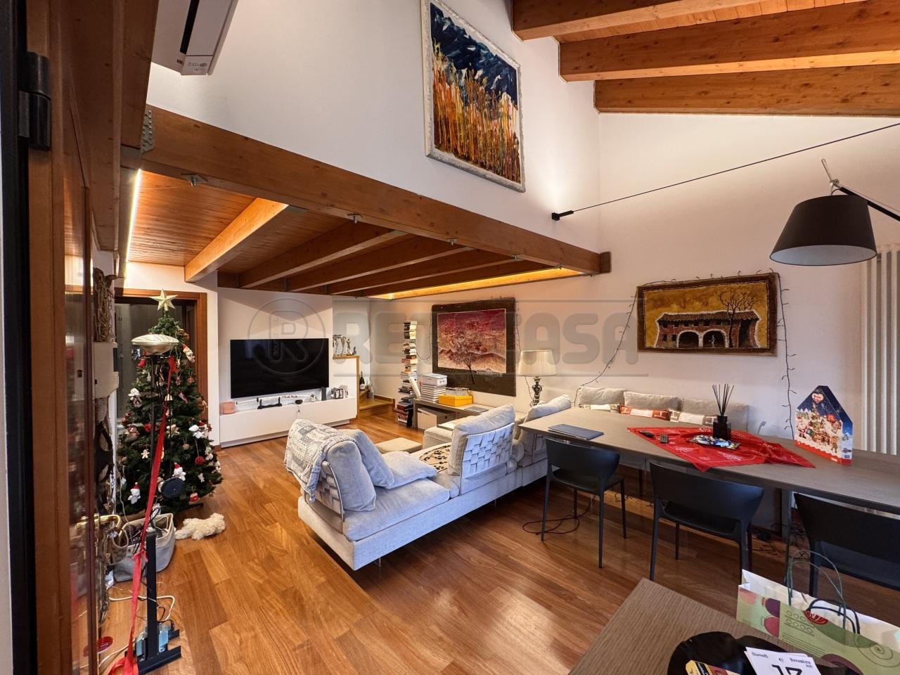 Venta Cuatro habitaciones, Mirano foto