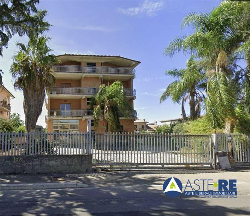 Vendita Multivani, Aprilia foto