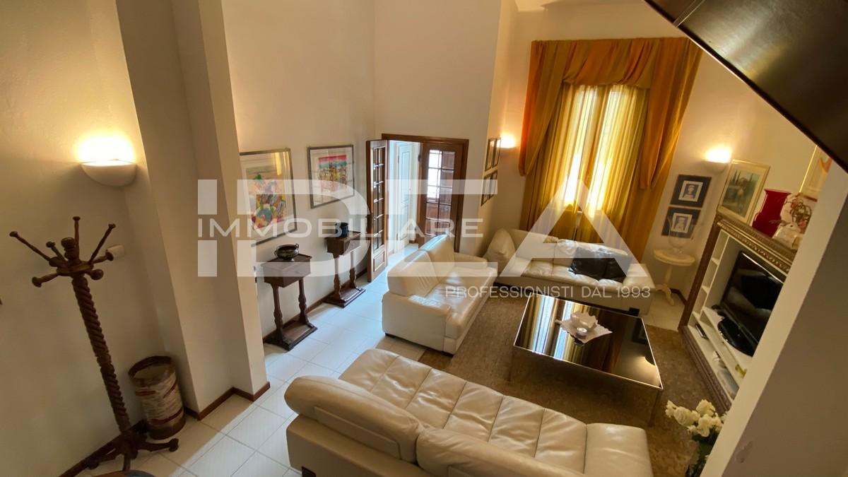 Vendita Esavani, Viareggio foto