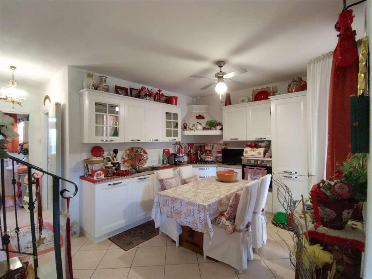 Vendita Esavani, Castelnuovo Magra foto