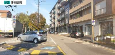 Mieten 1 vetrina, Limbiate