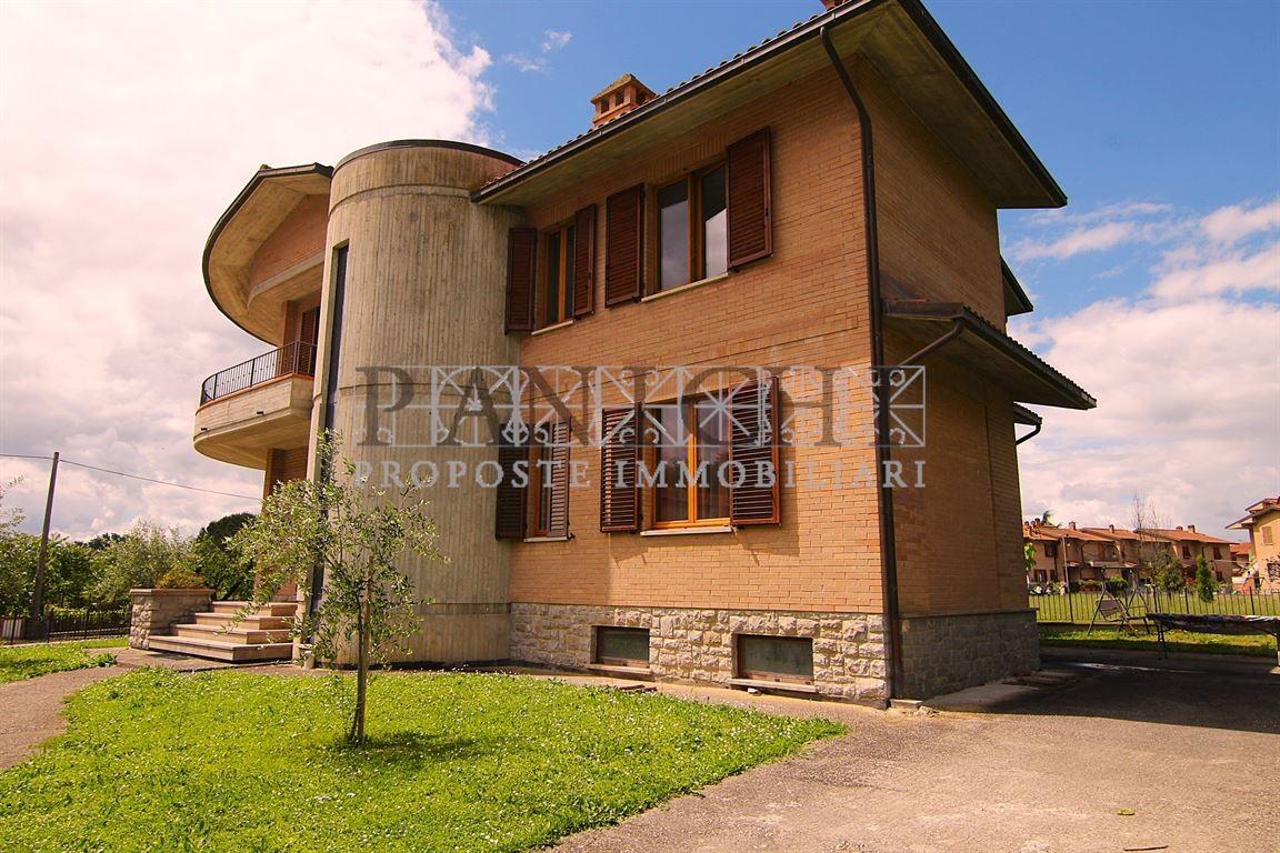 Vendita Villa bifamiliare, Asciano foto