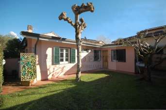 Vendita Quadrivani, Pietrasanta