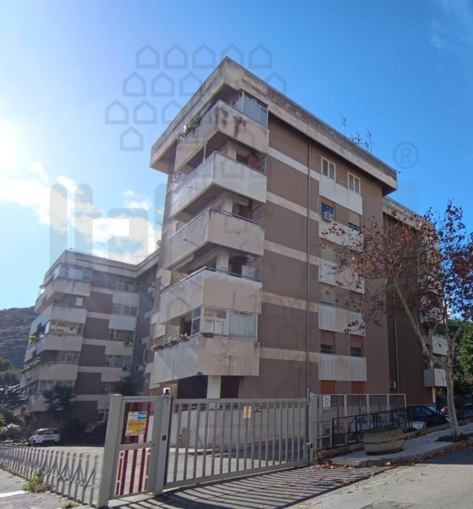 Venta Cuatro habitaciones, Messina foto