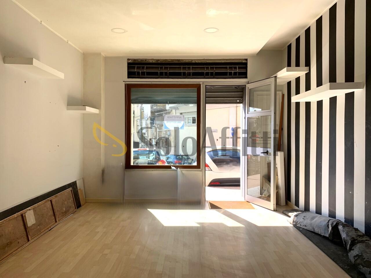 Affitto 1 vetrina, Catanzaro foto