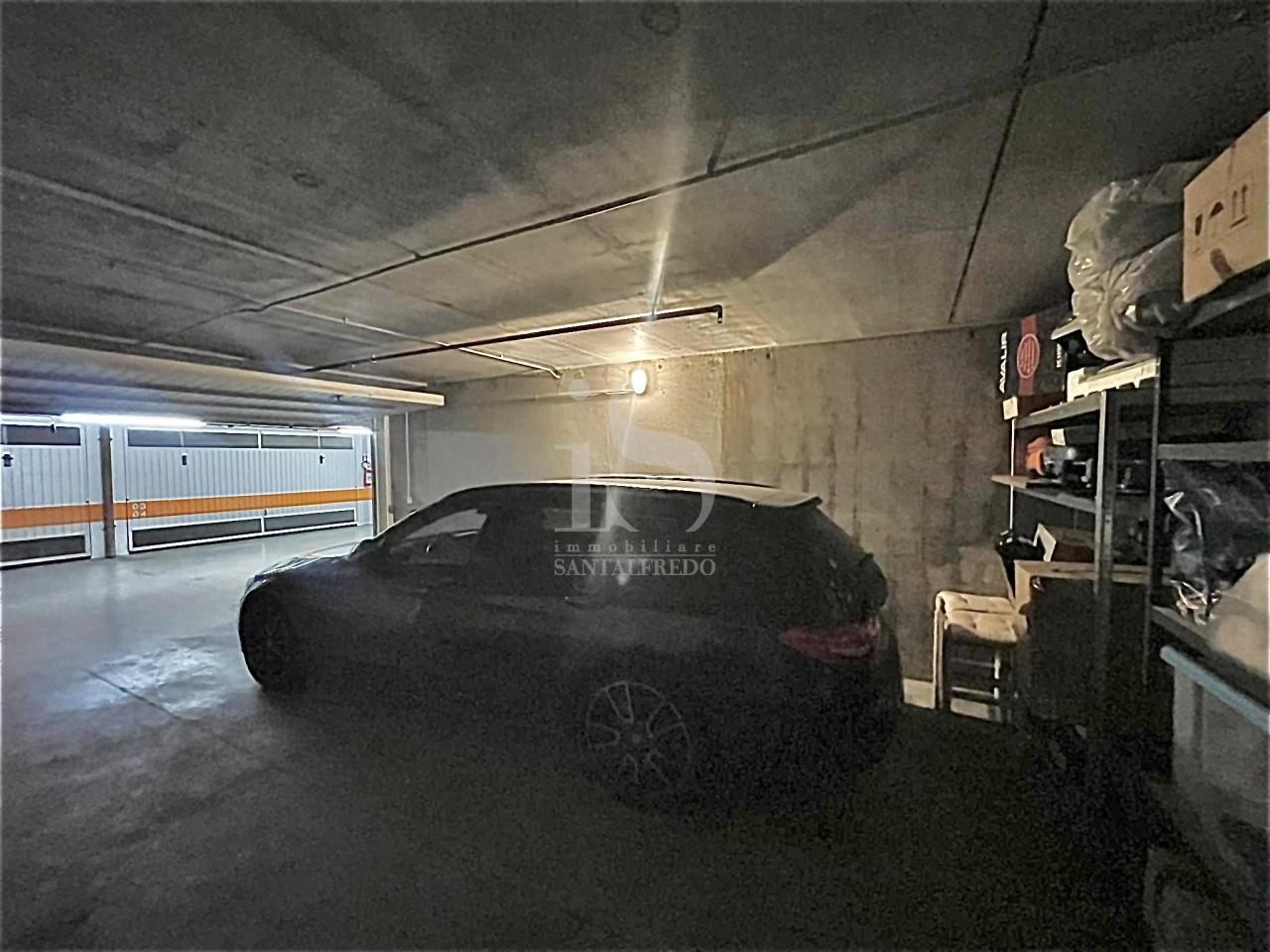 Vendita Box, Milano foto