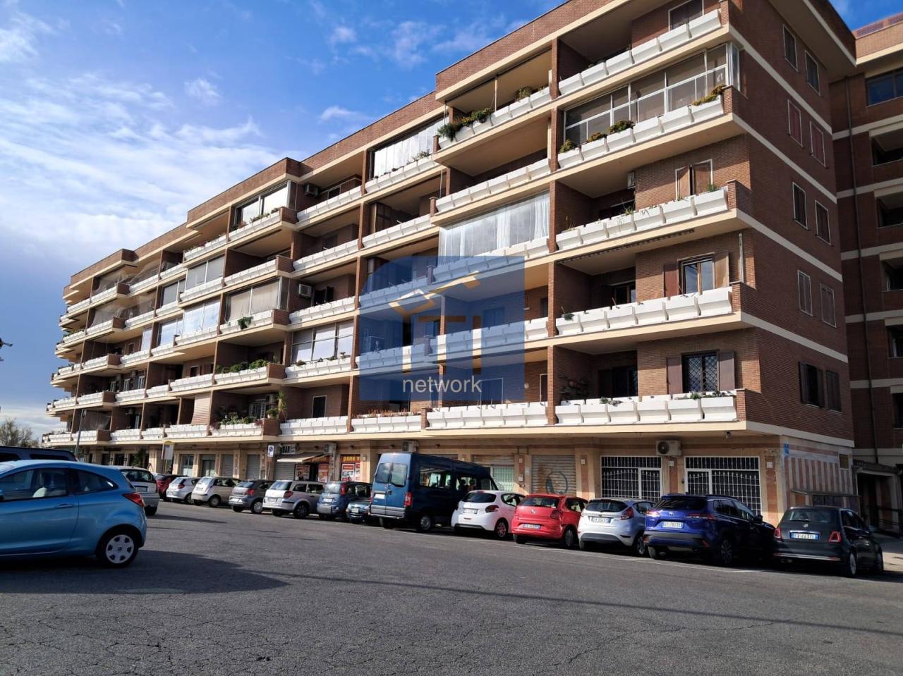 Affitto Negozio, Roma foto