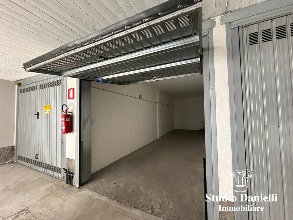 Venta Tierra, Verano Brianza foto