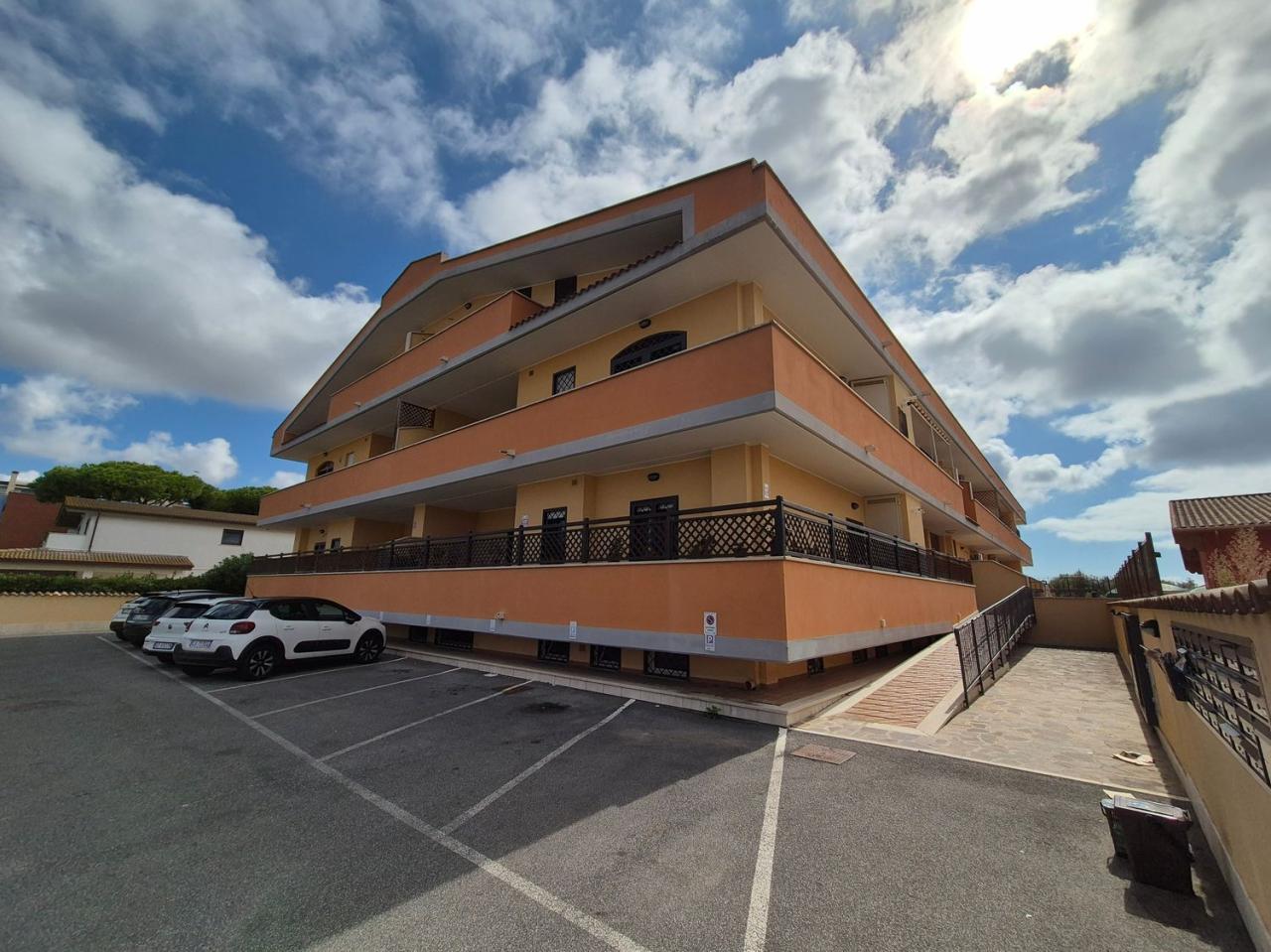 Vendita Bivani, Fiumicino foto