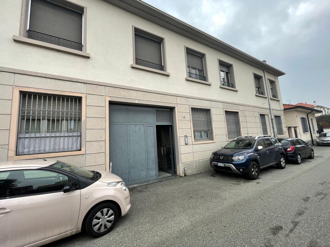 Vendita Bivani, Vigevano foto