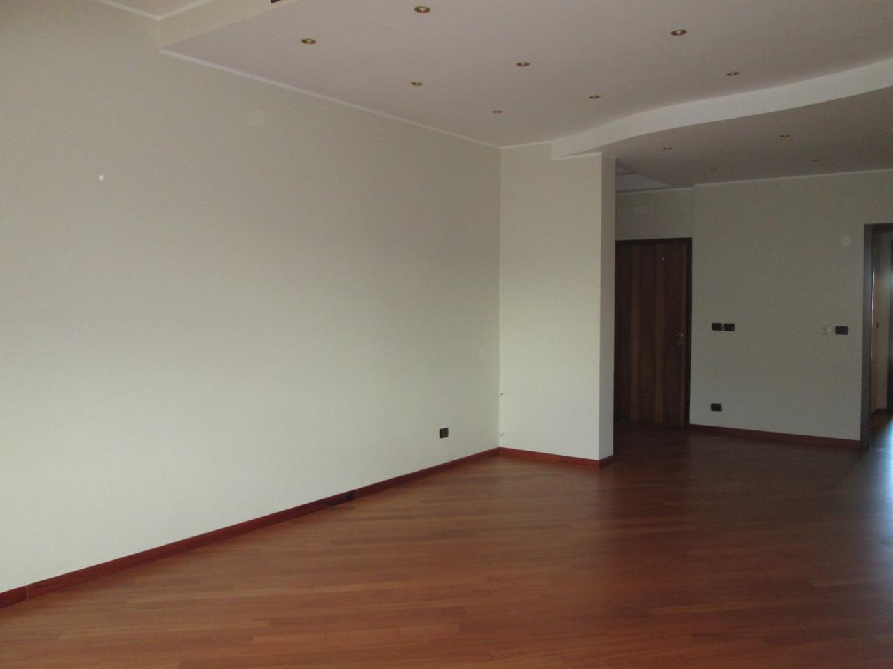 Affitto Locali commerciali, Pescara foto