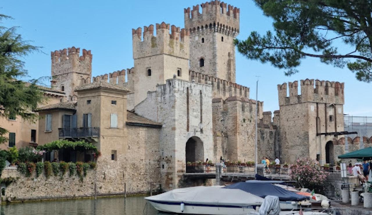 Sale Two rooms, Sirmione foto