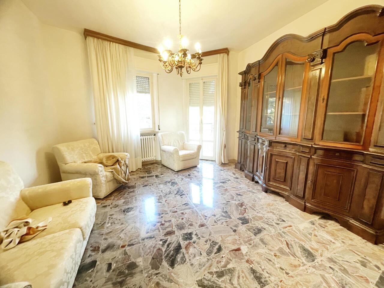 Vendita Pentavani, Jesi foto